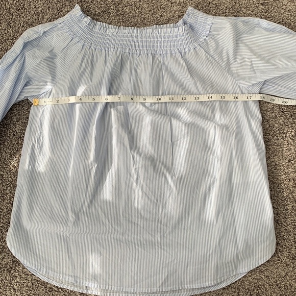 H&M Off the Shoulder Top - Picture 7 of 9
